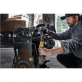 DeWALT DCF510N Leņķa trieciena uzgriežņu atslēga ar 1/2" un 3/8" uzgaļu turētājiem.